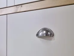 Lipasto Yöpöytä Sandringham. -NORE Kalusteet Myymälä lipasto yopoyta sandringham 6caae netistai reference